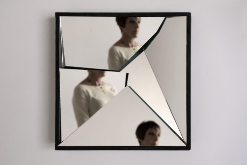 DE MULTIPLICITATE - specchio su compensato - cm 30x30x4,5 - 2021 (2)