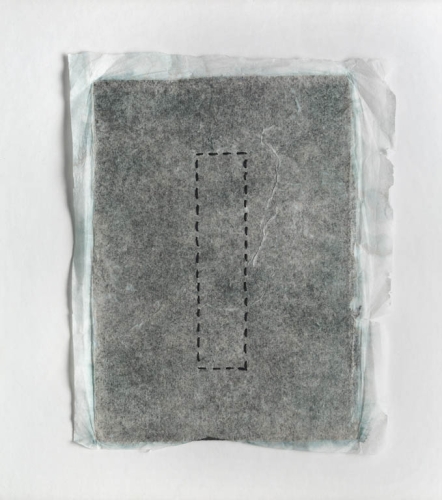 RITAGLIARE LUNGO LA LINEA TRATTEGGIATA 9 - filo di cotone su carta intelata - cm 13x15 - 2021